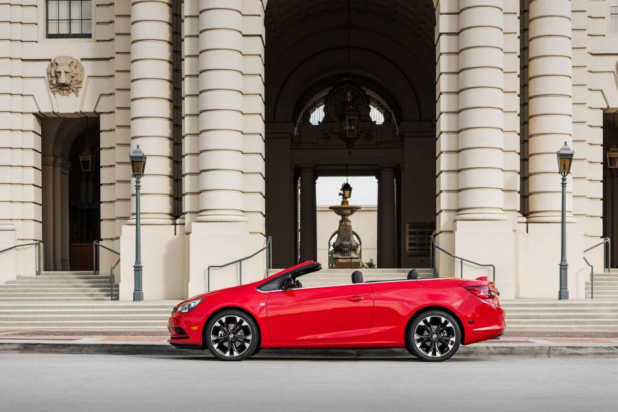  Buick Cascada Dark Effects Package 2016 года  (фото 2 из 11)